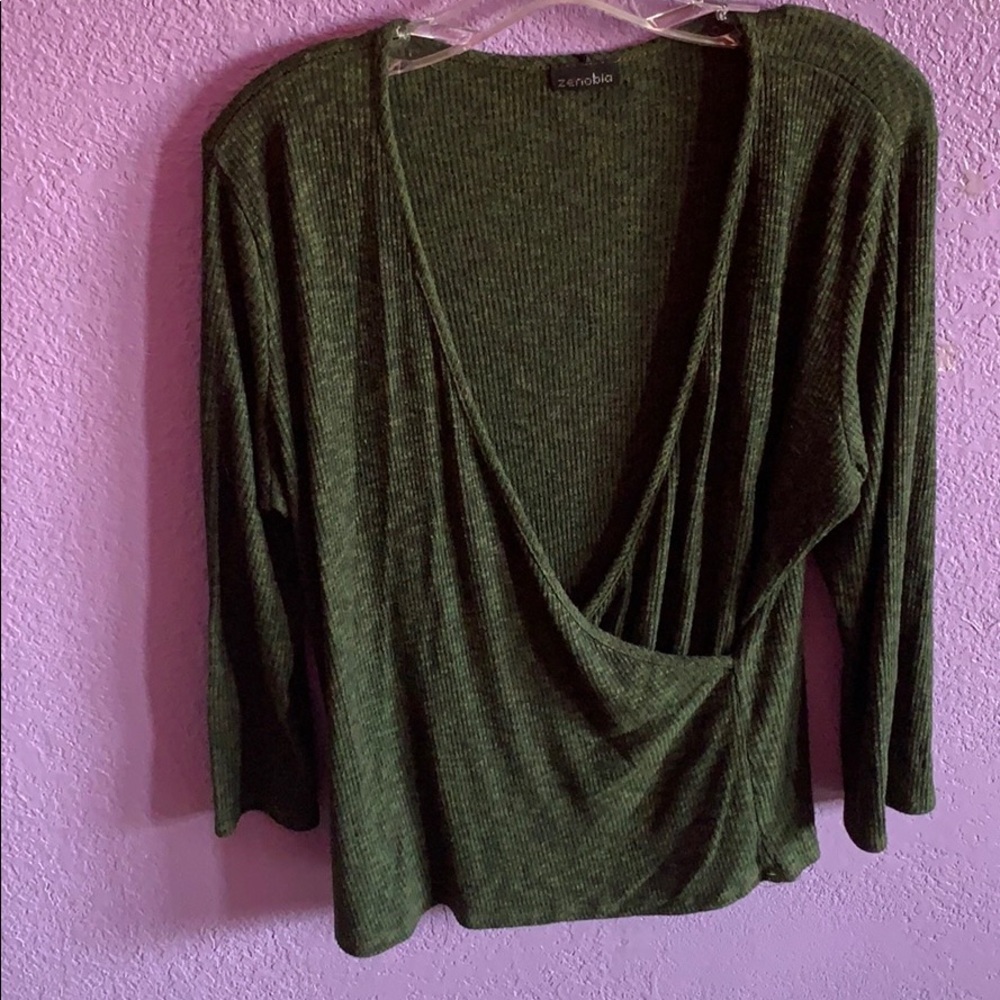 V neck 3/4 sleeve top